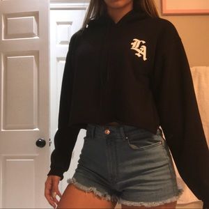 crop top “LA” hoodie